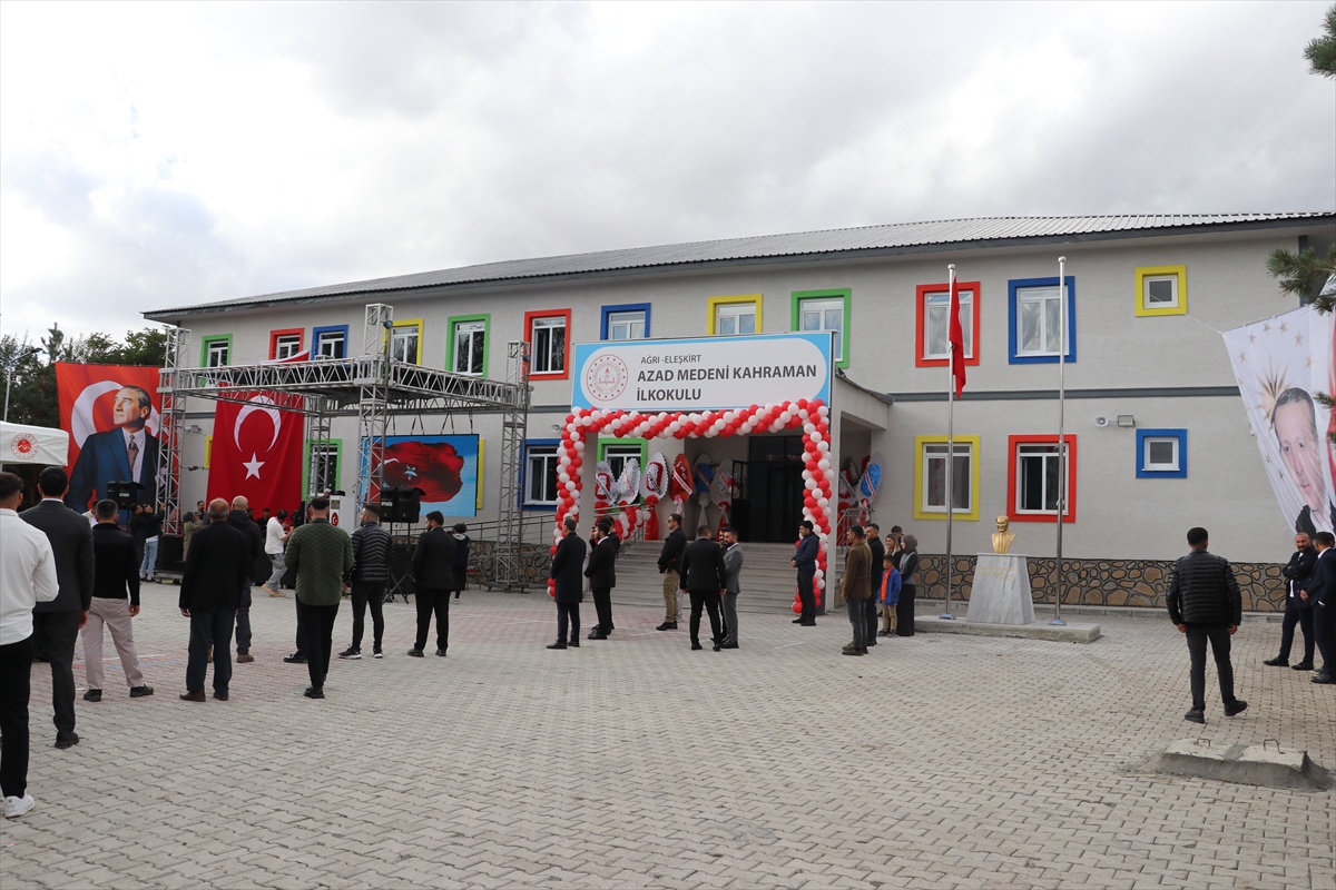 [BELEDIYE · Ağrı] Ağrı'da hayırsever iş insanının yaptırdığı okul ve taziye evi törenle açıldı
