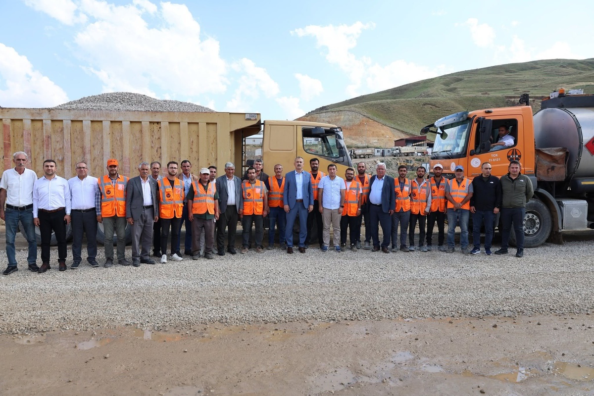 [BELEDIYE · Ağrı · Diyadin] Vali Bozkurt, Diyadin’de yol çalışmalarını yerinde inceledi