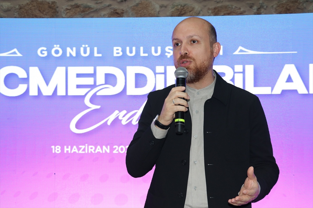 [YEREL / KAMU · Ağrı · Doğubeyazıt] Bilal Erdoğan, İshak Paşa Sarayı'nda gençlerle buluştu Açıklaması