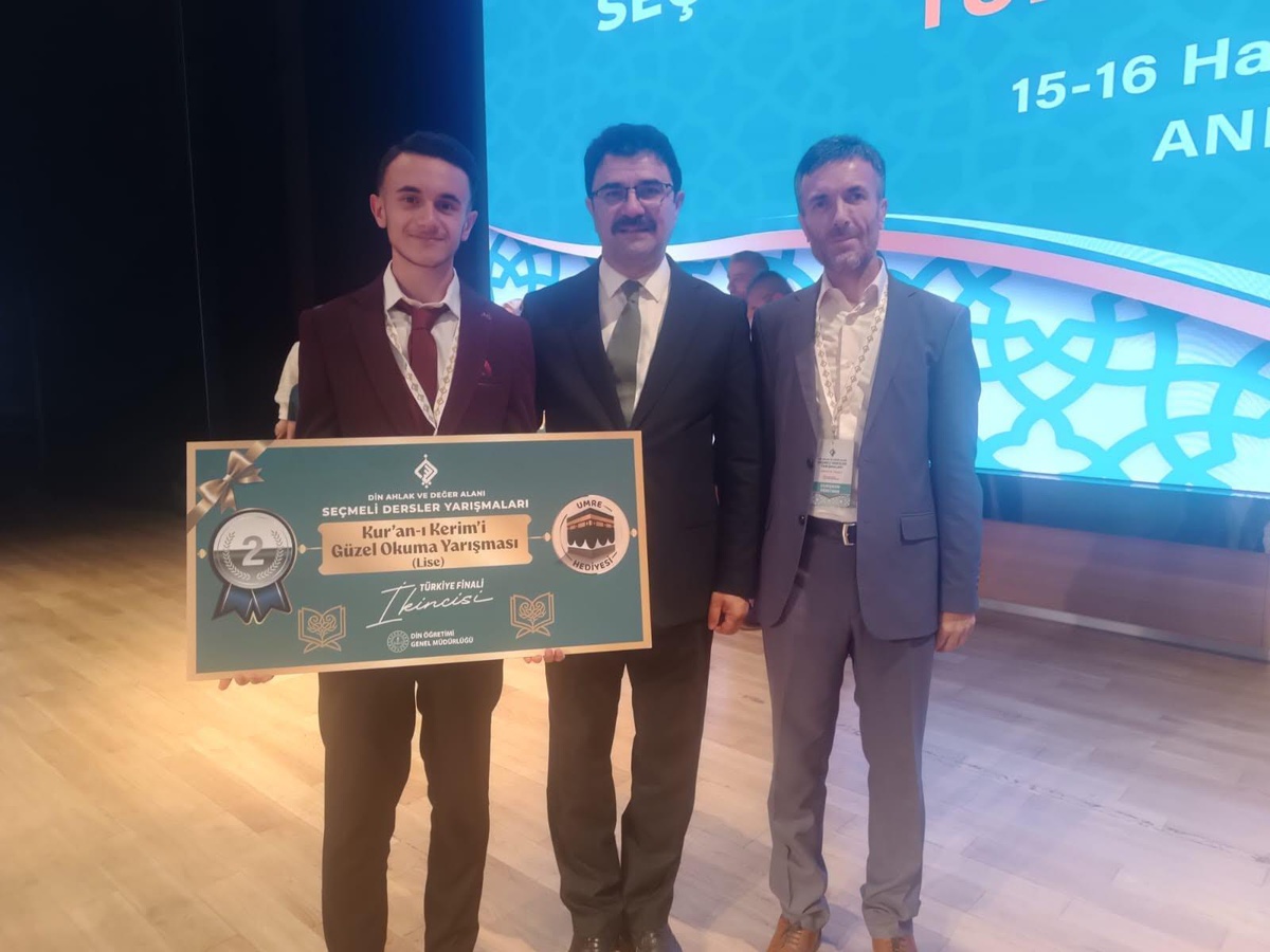 [YEREL / KAMU · Ağrı · Doğubeyazıt] Ağrı Milli Eğitim Müdürü Kökrek'ten Türkiye ikincisi Semih Suheyb Han'a tebrik