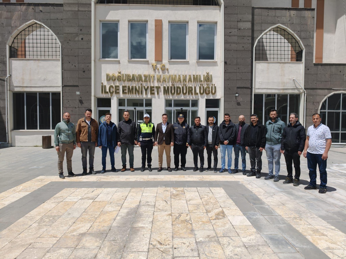[BELEDIYE · Ağrı · Doğubeyazıt] Emniyet Müdürü Göksel Önder’den Doğubayazıt’ta bayram ziyareti