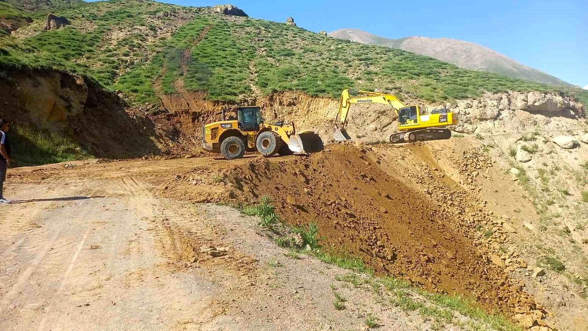 [YEREL / KAMU · Ağrı · Eleşkirt] Ağrı'da köy yollarında bakım ve altyapı çalışmaları sürüyor