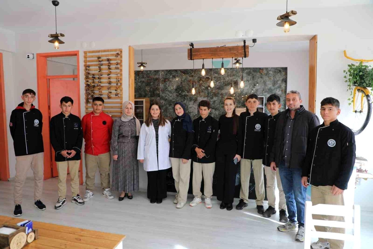 [YEREL / KAMU · Ağrı · Eleşkirt] Türkiye'nin ilk geri dönüşümlü restoranında geleceğin şefleri yetişiyor
