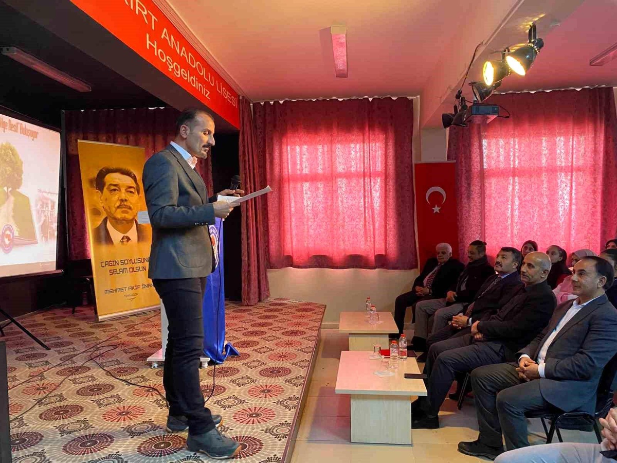 [YEREL / KAMU · Ağrı · Eleşkirt] Eleşkirt'te Lise Öğrencilerine Kitap Okumanın Önemi Anlatıldı