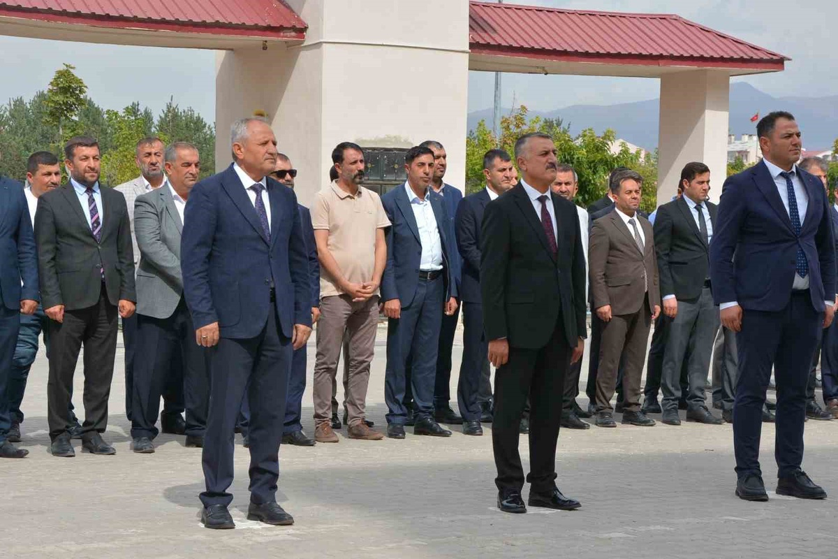 [YEREL / KAMU · Ağrı · Patnos] Patnos'ta İlköğretim Haftası çelenk töreni ve etkinliklerle kutlandı