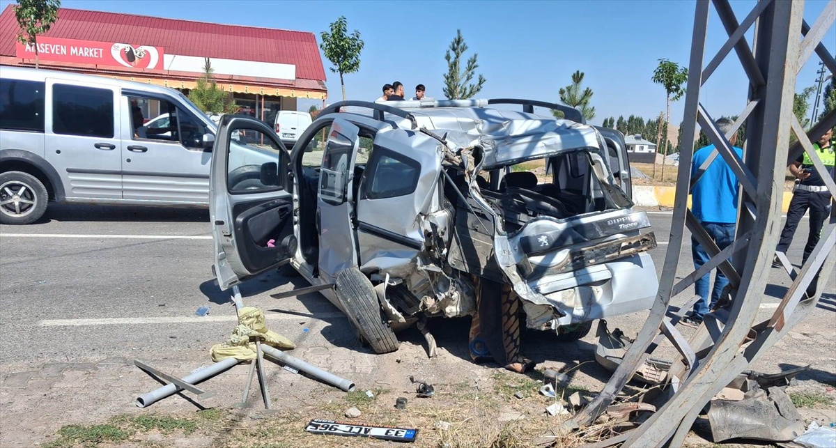 [YEREL / KAMU · Ağrı · Patnos] Patnos'ta Trafik Kazası: 4 Yaralı