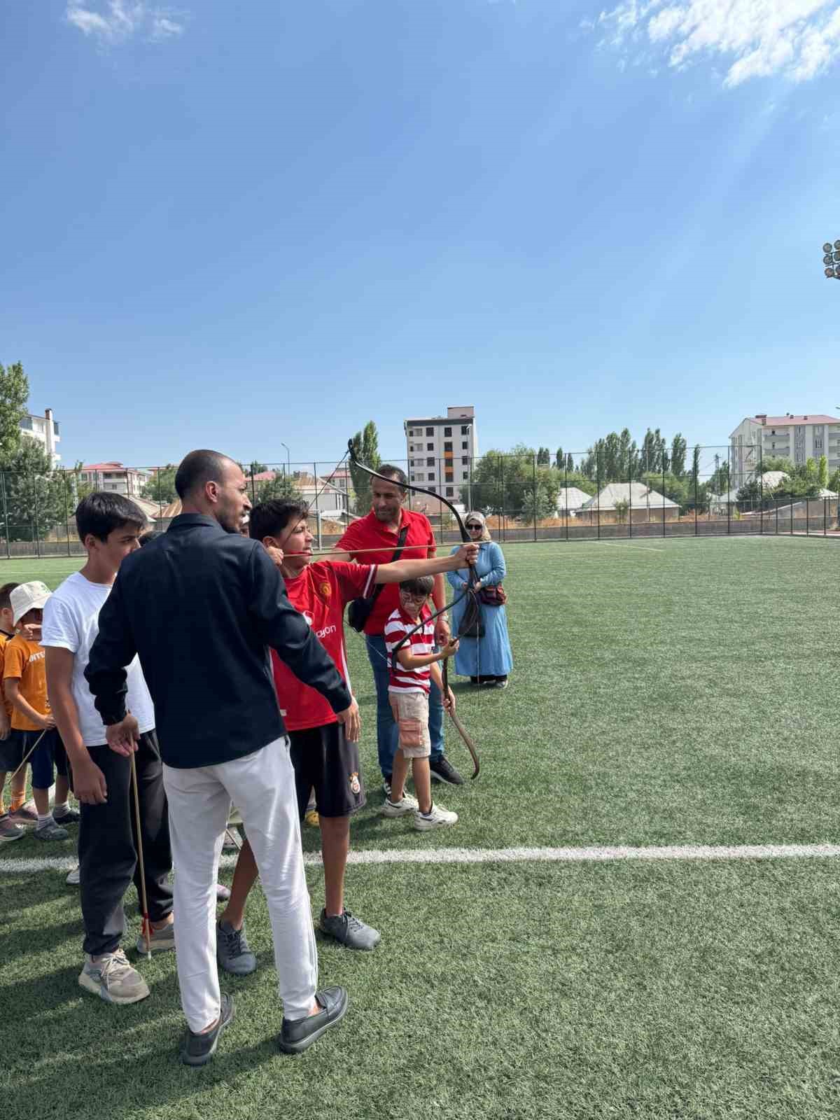 [YEREL / KAMU · Ağrı · Patnos] Patnos'ta Gençlik Festivali Renkli Görüntülere Sahne Oldu