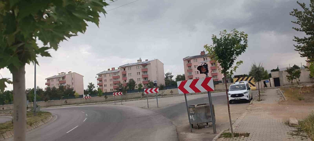 [YEREL / KAMU · Ağrı · Patnos] Patnos'ta Trafik Güvenliği İçin Yol Düzenleme Çalışmaları