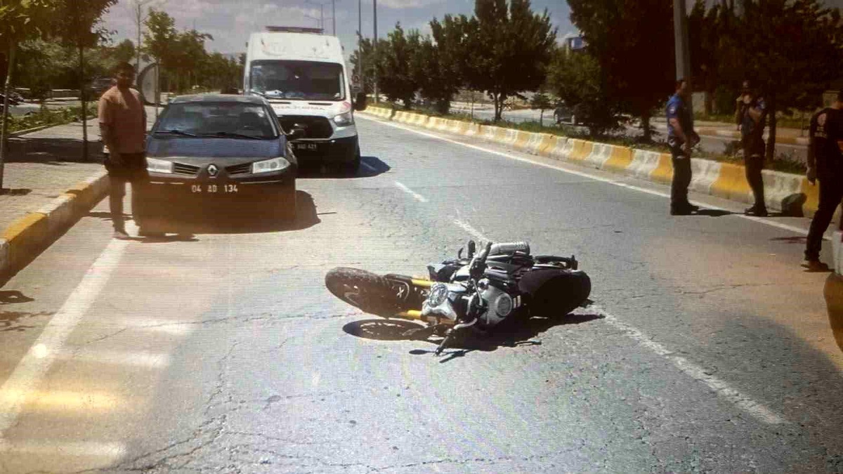[BELEDIYE · Ağrı · Patnos] Patnos'ta motosiklet sürücüsü metrelerce sürüklendi