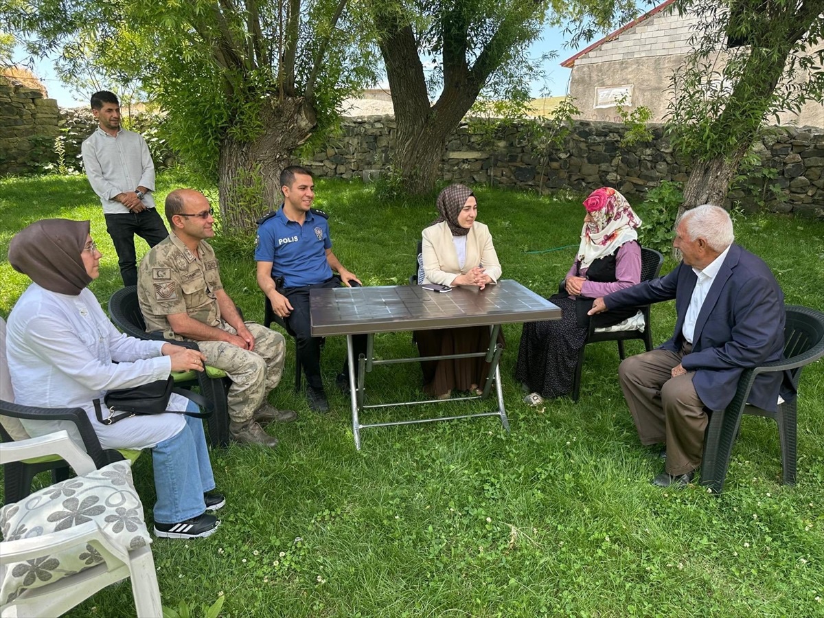 [BELEDIYE · Ağrı · Taşlıçay] Görevine başlayan Taşlıçay Kaymakamı Kılıç, esnafı ziyaret etti