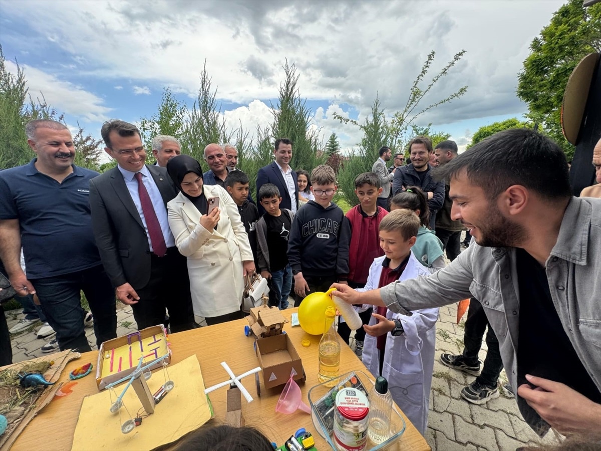 [BELEDIYE · Ağrı · Tutak] Ağrı'nın Tutak İlçesinde Bahar Şenliği Renkli Etkinliklere Ev Sahipliği Yaptı