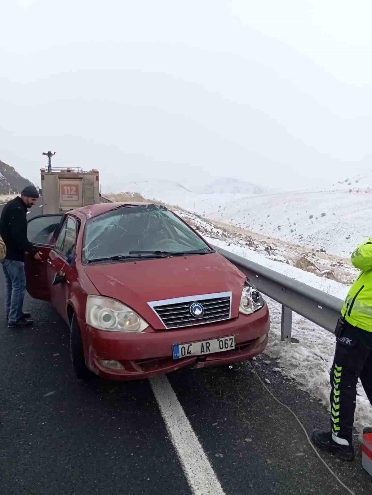[BELEDIYE · Ağrı · Tutak] Ağrı'da Takla Atan Araçta 2 Yaralı