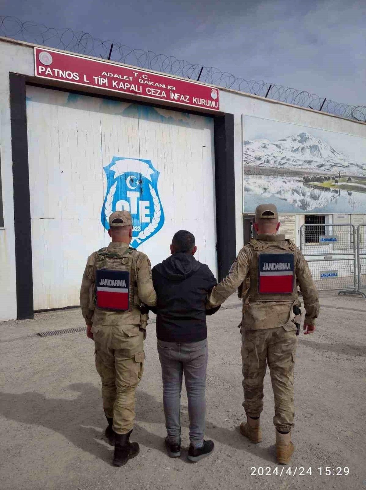 [BELEDIYE · Ağrı · Tutak] Ağrı'da firari jandarma 19 yıl hapis cezasıyla yakalandı