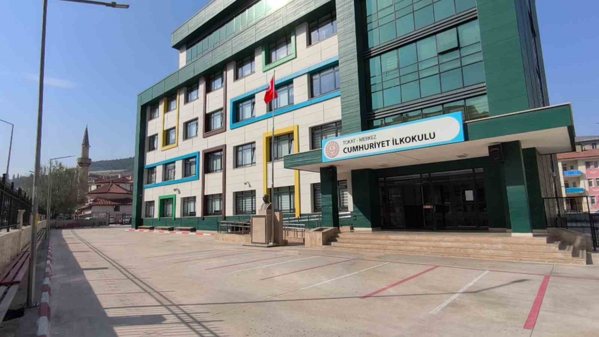 Tokat'ta sağlık şikayetleri sonrası 12 Ekim'de okullarda eğitime bir gün ara verildi