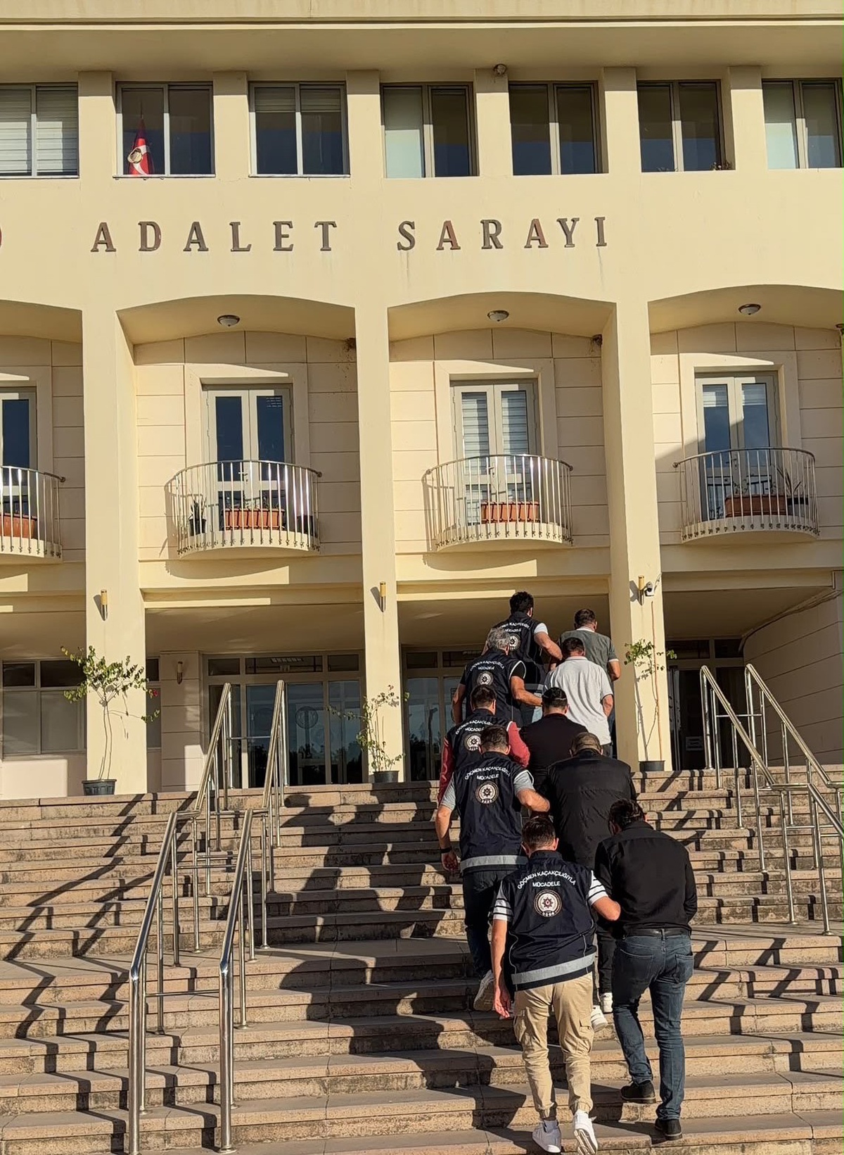 [BELEDIYE · Muğla] Bodrum’da göçmen kaçakçılığı operasyonunda 3 şüpheli tutuklandı