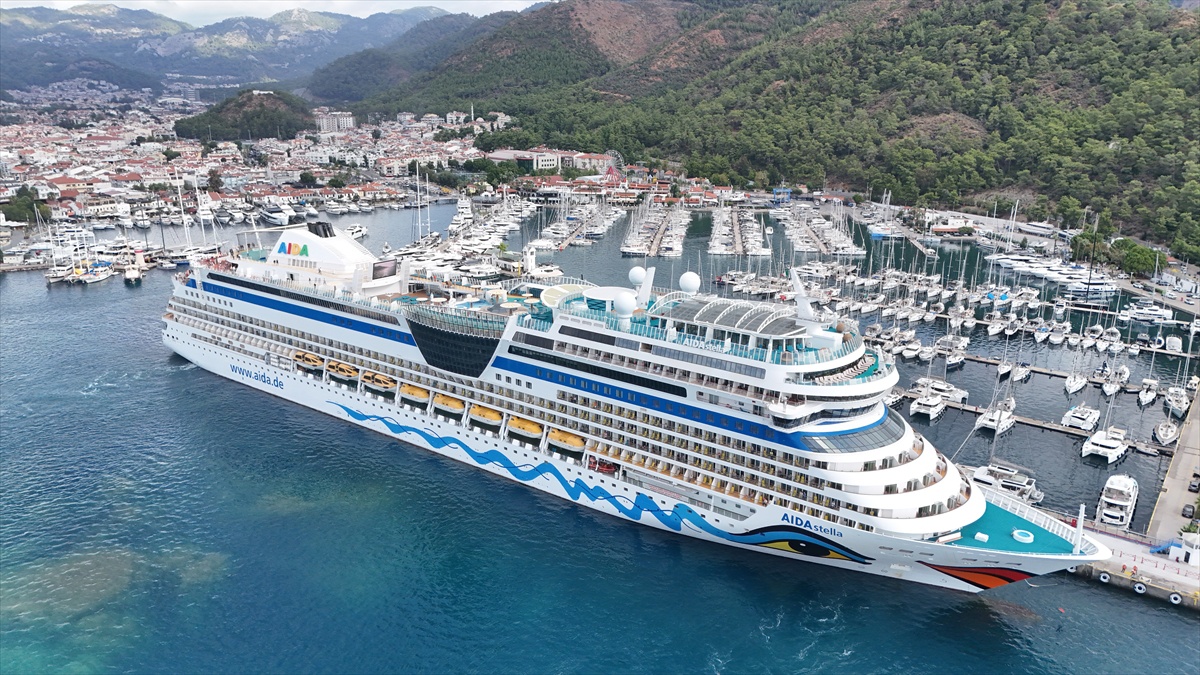 [BELEDIYE · Muğla] Aida Stella kruvaziyeri, Marmaris'e çoğu Alman 2 bin 370 yolcu getirdi