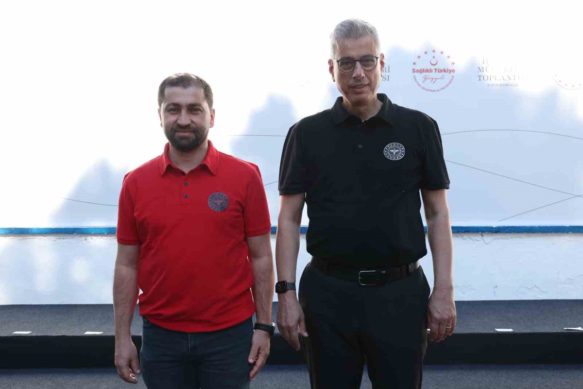 Bilecik İl Sağlık Müdürü Damkacı, Urla'daki toplantıda Bakan Memişoğlu ile görüştü