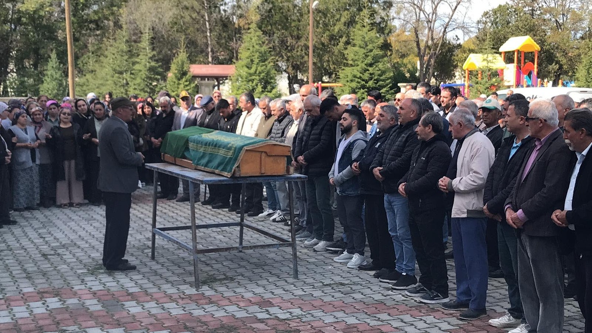 Manisa Akhisar'da TIR kazasında ölen Zülfinaz Tosun, Konya Ereğli'de toprağa verildi