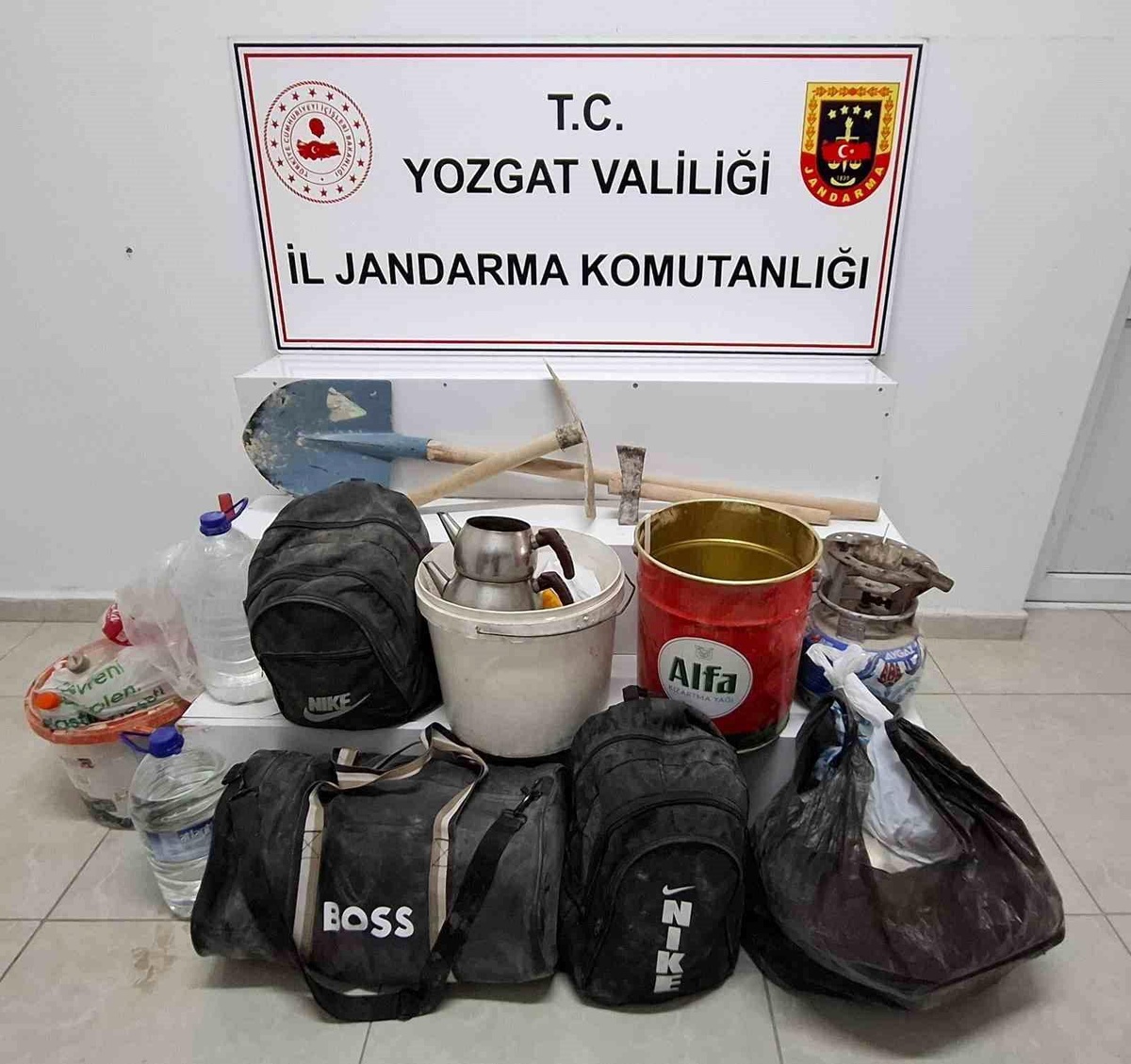 [BELEDIYE · Yozgat · Boğazlıyan] Yozgat'ta Kaçak Kazı Yapan 4 Kişi Suçüstü Yakalandı