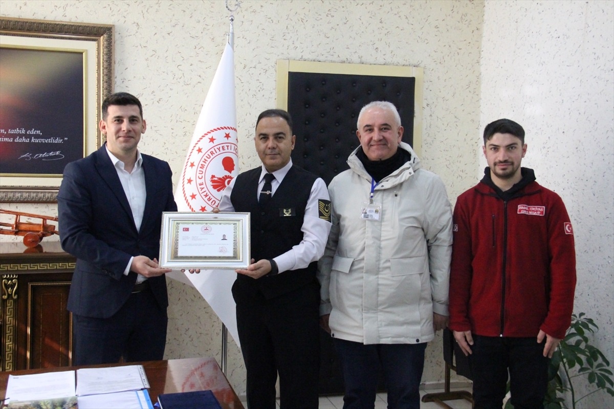 [YEREL / KAMU · Yozgat · Çayıralan] Yozgat'ta Jandarma Astsubayına Hayvanlara Desteğinden Teşekkür