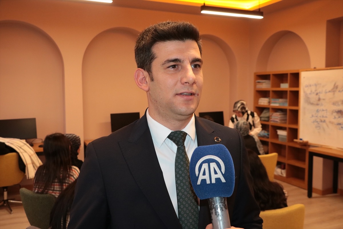 [YEREL / KAMU · Yozgat · Çayıralan] Gönüllü Öğretmenlerden Kız Öğrencilere Üniversite Hayali Desteği