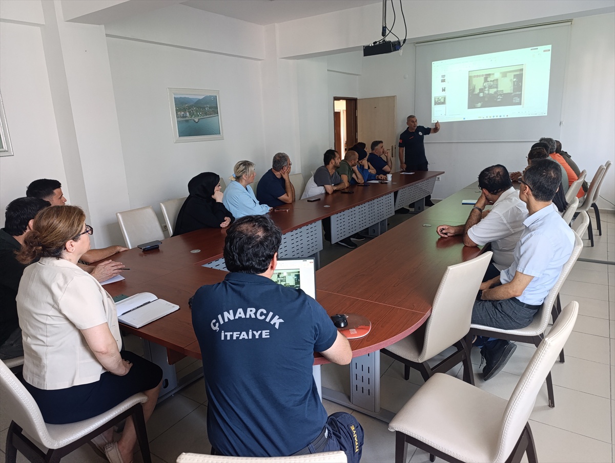 [YEREL / KAMU · Yalova · Çınarcık] Çınarcık'ta Kaymakamlık Personeline Yangın Farkındalık Eğitimi