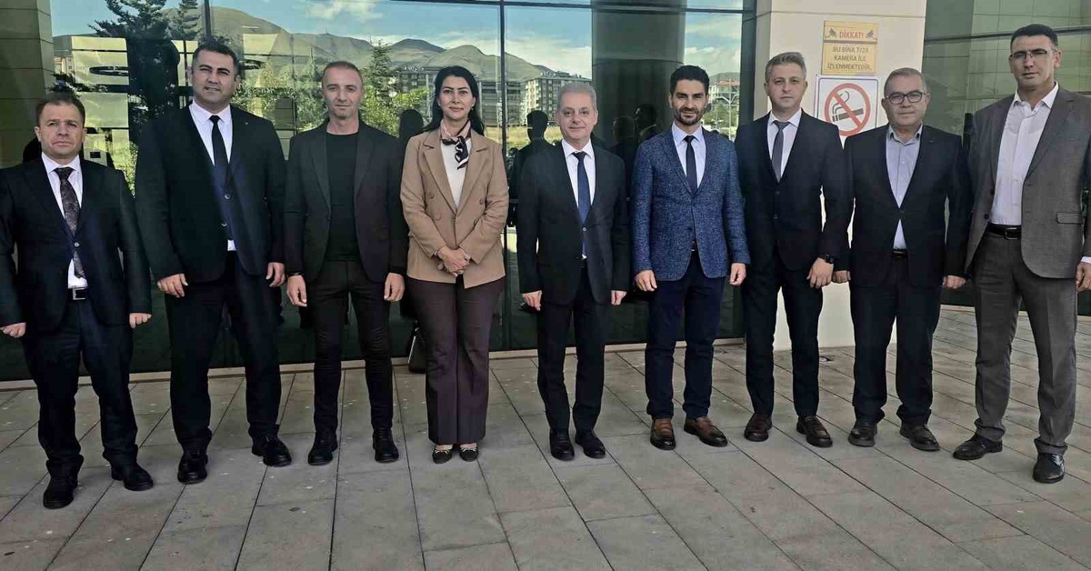 Erzincan İl Sağlık Müdürlüğü yöneticileri Erzurum'da REDES toplantısına katıldı