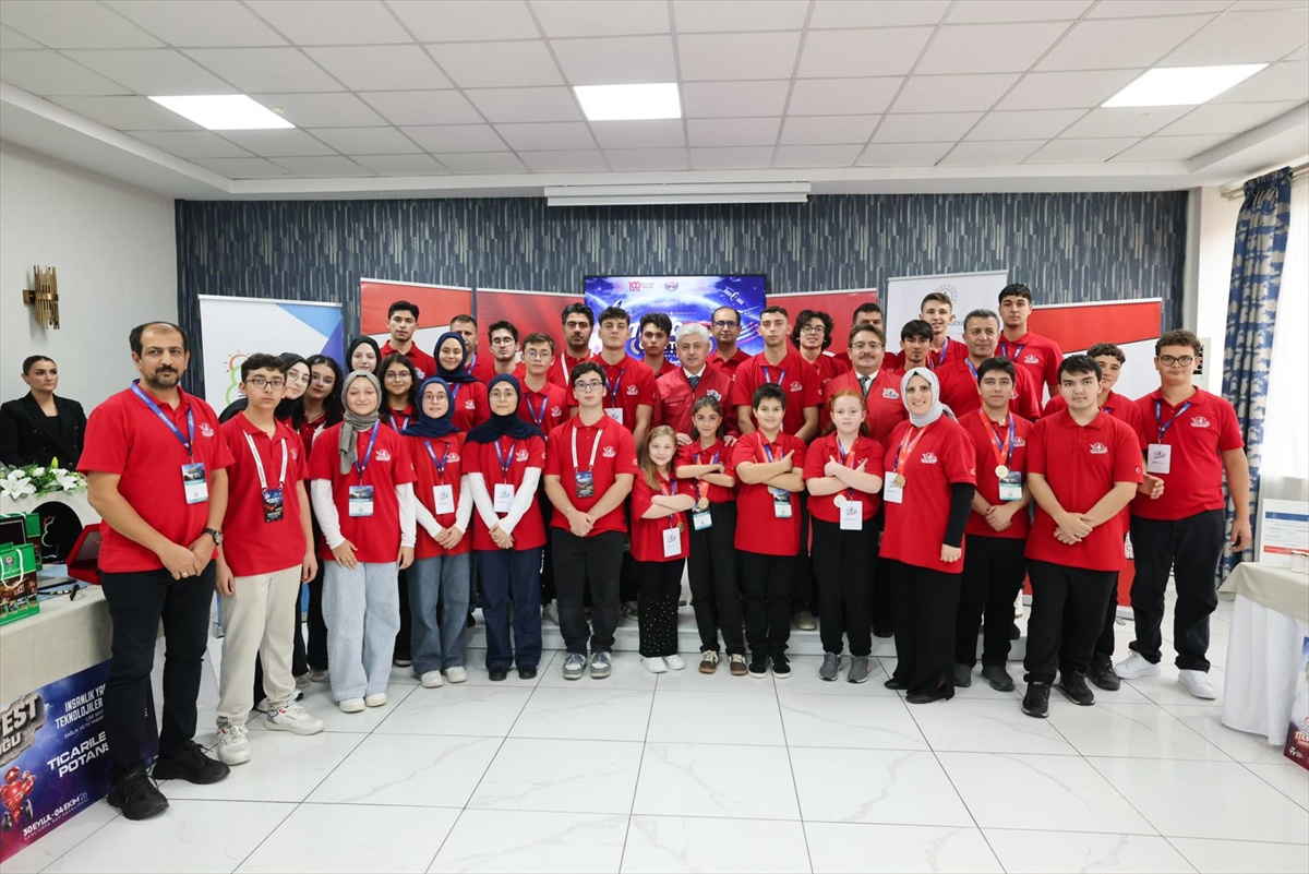 Sakarya Valisi Doğan, TEKNOFEST 2026'da 4 birincilik kazanan öğrencileri ağırladı