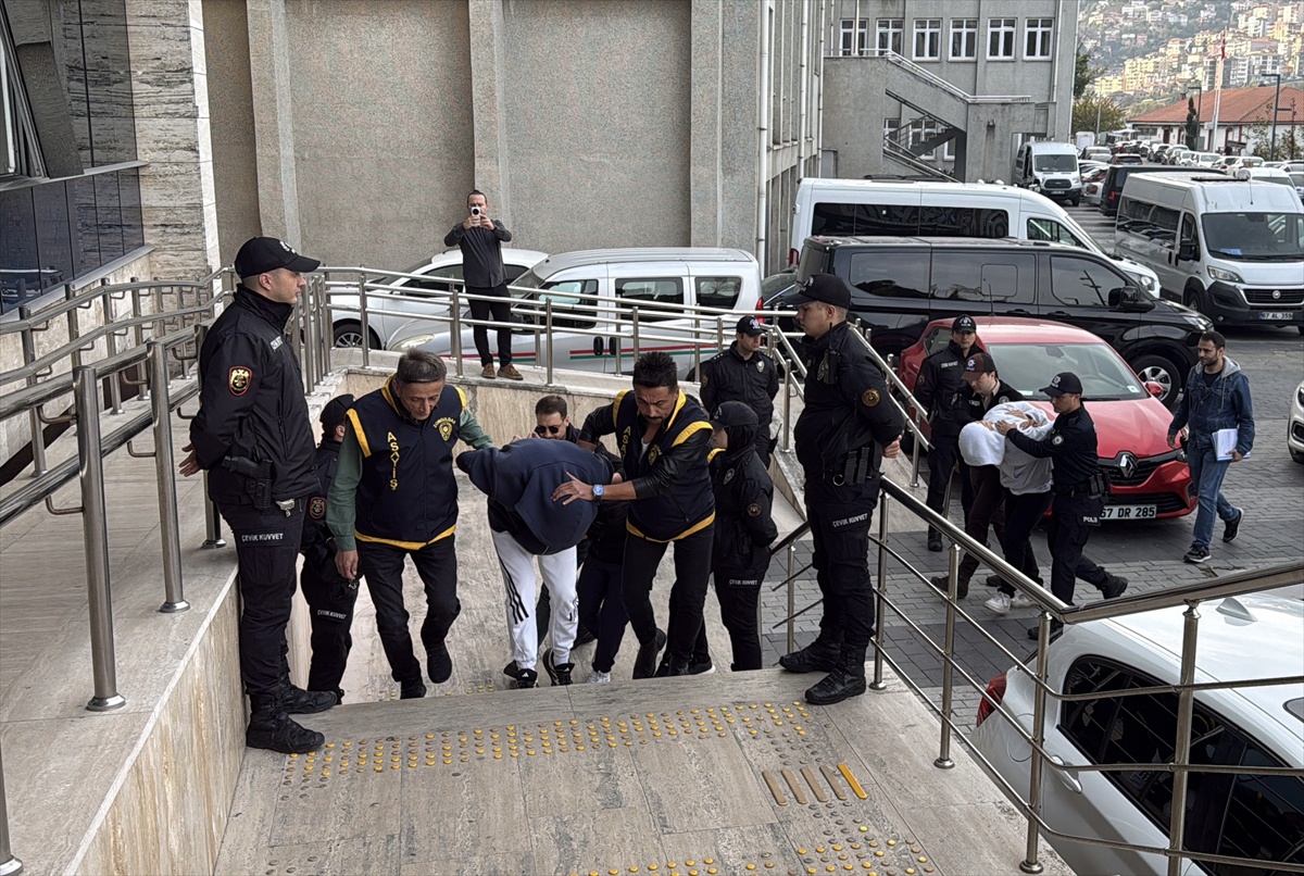 [BELEDIYE · Zonguldak] Zonguldak'ta düğün konvoyunda ateş açtığı iddiasıyla 2 zanlıya adli kontrol verildi