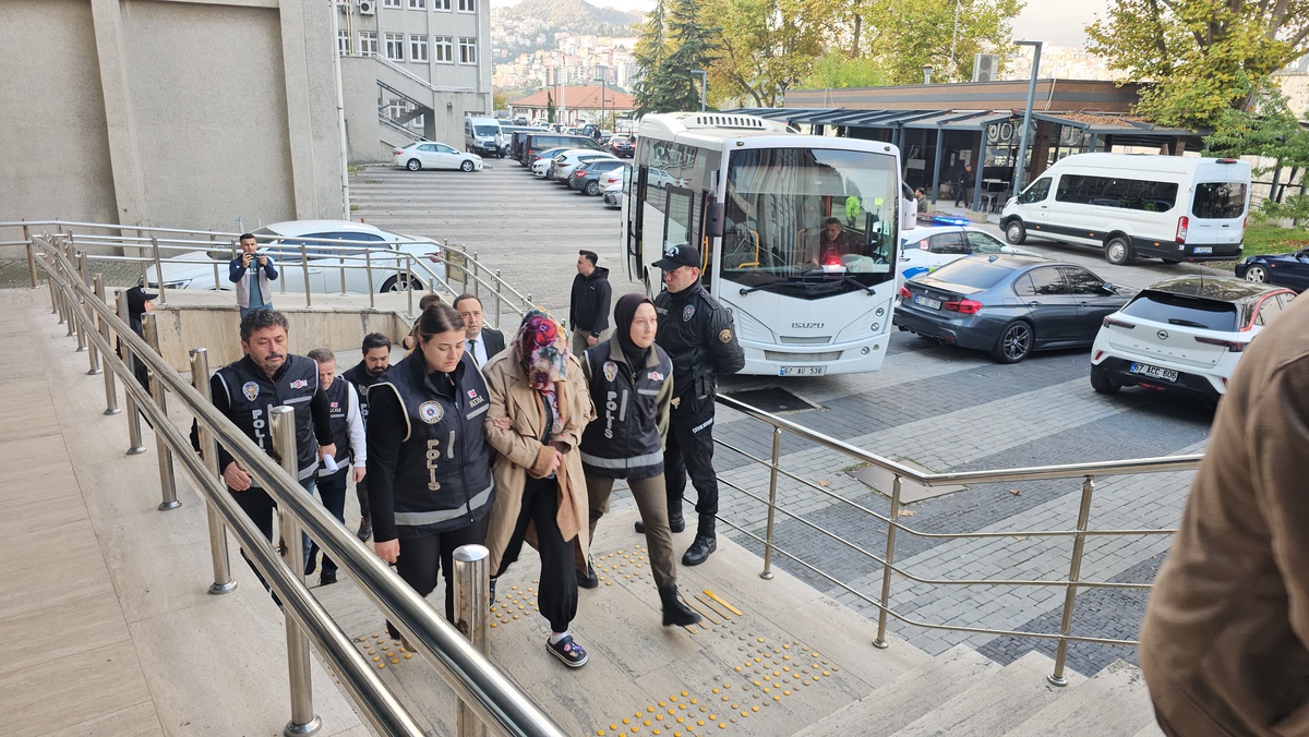[BELEDIYE · Zonguldak] KOM, Zonguldak'ta rüşvet ağına operasyon düzenledi, 16 şüpheli gözaltına alındı