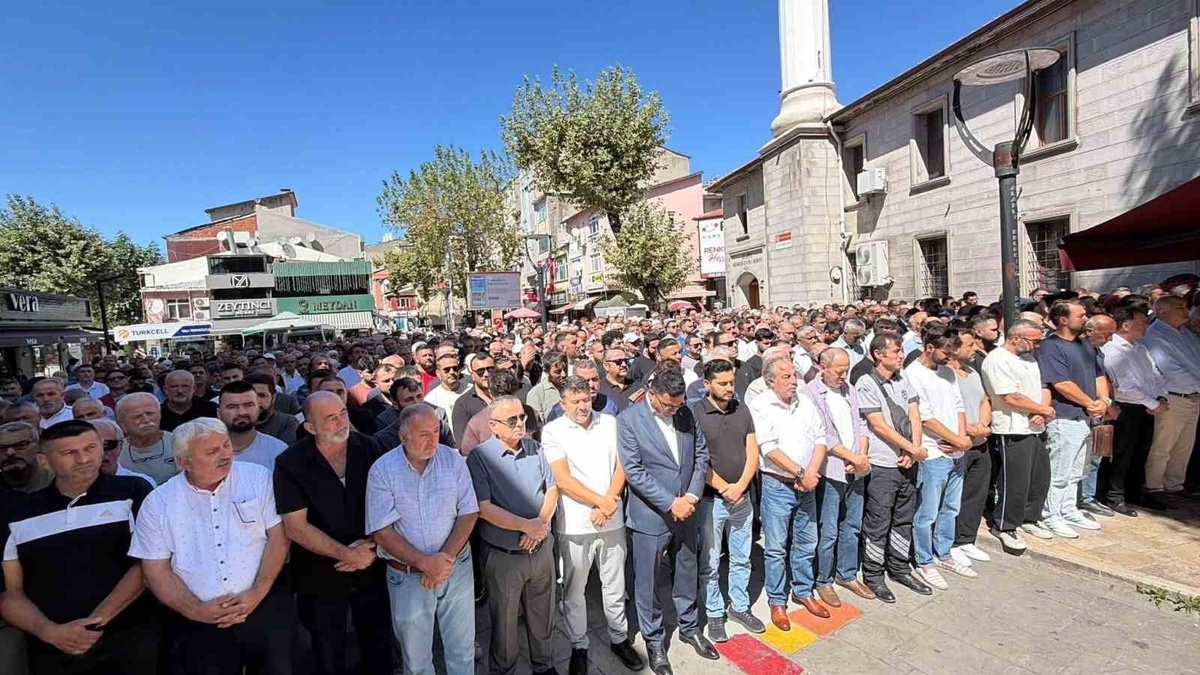 [YEREL / KAMU · Zonguldak · Alaplı] Alaplı’nın yardım gönüllüsü Tuncay Çil son yolculuğuna uğurlandı