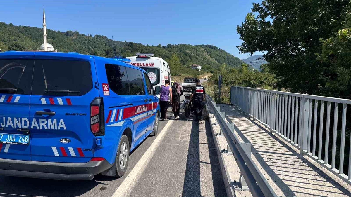 [BELEDIYE · Zonguldak · Alaplı] Direksiyon hâkimiyetini kaybeden motosiklet sürücüsü bariyere çarptı: 1 yaralı