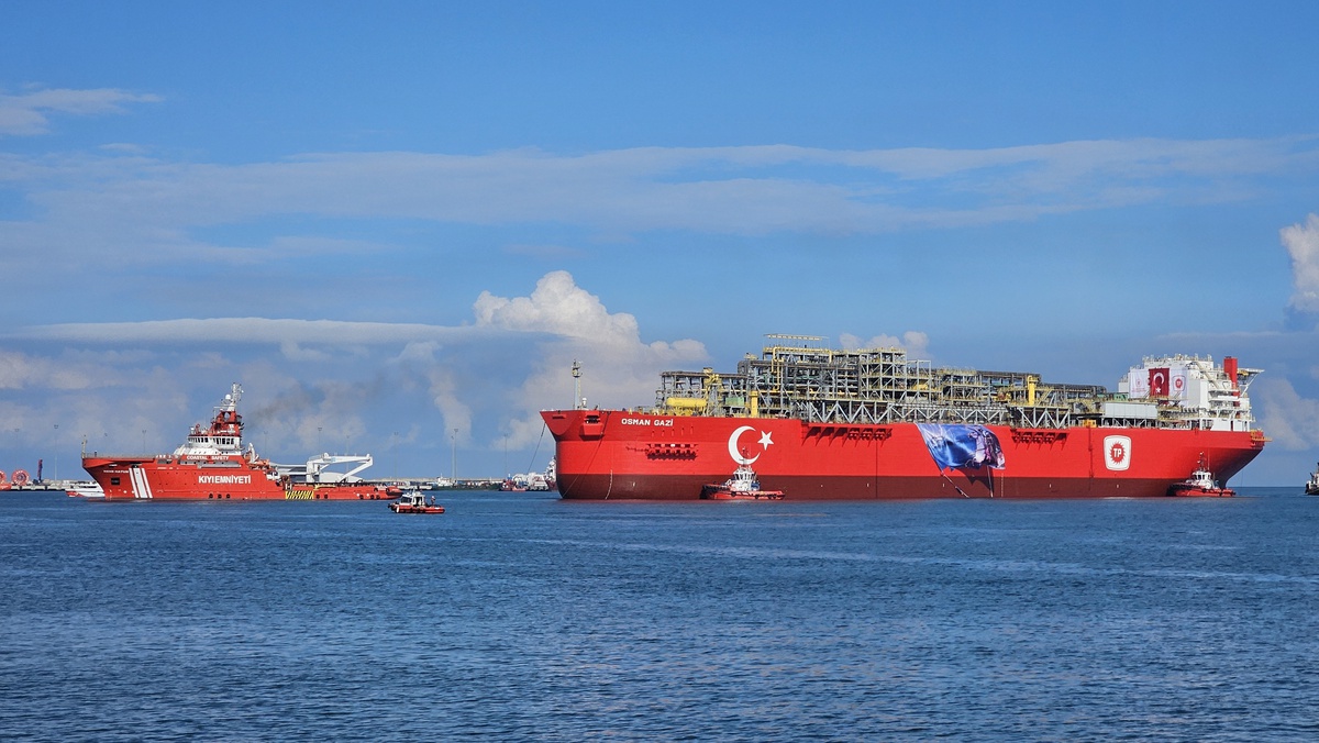 [YEREL / KAMU · Zonguldak · Çaycuma] Türkiye'nin İlk Yüzer Doğal Gaz Üretim Platformu Osman Gazi Filyos Limanı'na Ulaştı