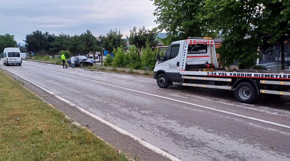 [BELEDIYE · Zonguldak · Çaycuma] Zonguldak'ta Makam Şoförü Kaza Sonucu Hayatını Kaybetti