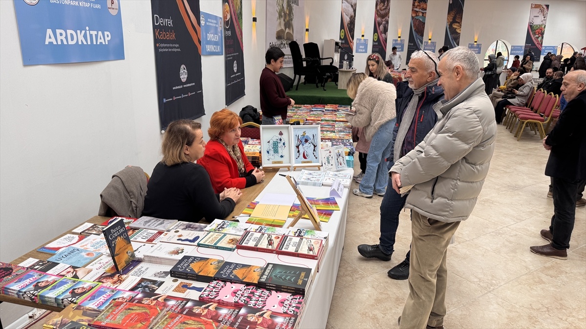 [BELEDIYE · Zonguldak · Devrek] Zonguldak'ta "Devrek Bastonpark Kitap Fuarı" açıldı