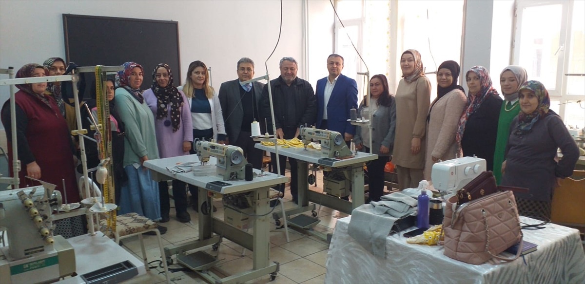 [YEREL / KAMU · Zonguldak · Gökçebey] Gökçebey Halk Eğitimi Merkezi'nden Gazze'ye Giysi Yardımı