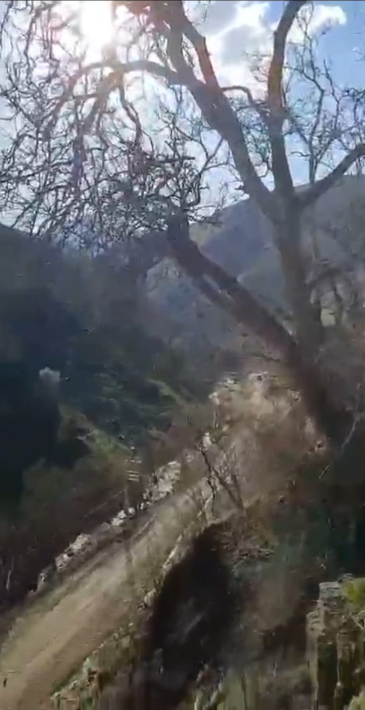 [BELEDIYE · Van · Bahçesaray] Van'da heyelan nedeniyle yol ulaşıma kapandı