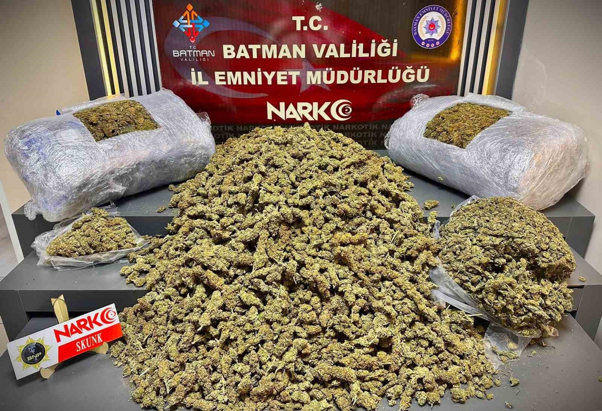 Batman'da uyuşturucu operasyonlarında 7 şüpheli tutuklandı, skunk ele geçirildi
