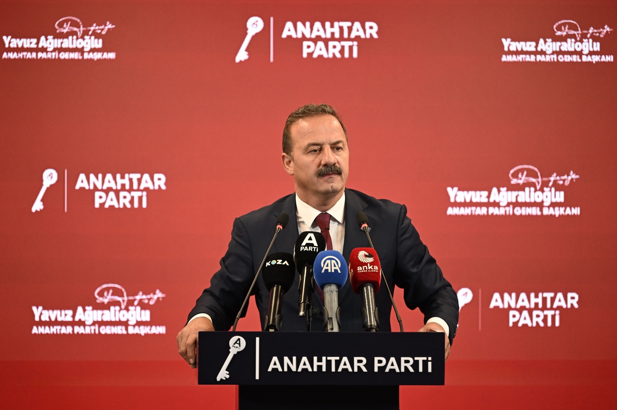 Yavuz Ağıralioğlu, İstanbul'da mahsur kalan vatandaşlara geçmiş olsun diledi