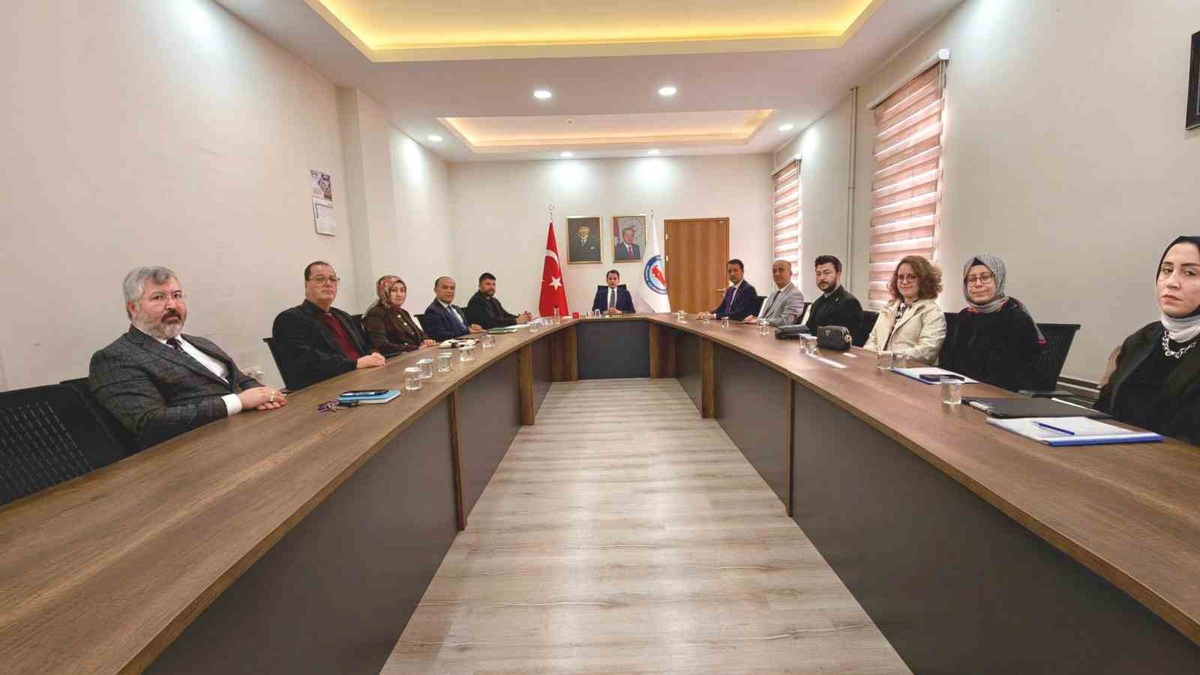 Hisarcık Kaymakamı Atam, çocuk koruma ve kadına şiddet toplantısına başkanlık etti