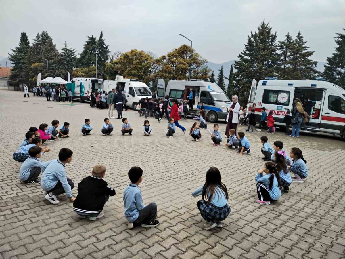 Bilecik Osmaneli'de minik öğrencilere sağlıklı yaşam eğitimi verildi
