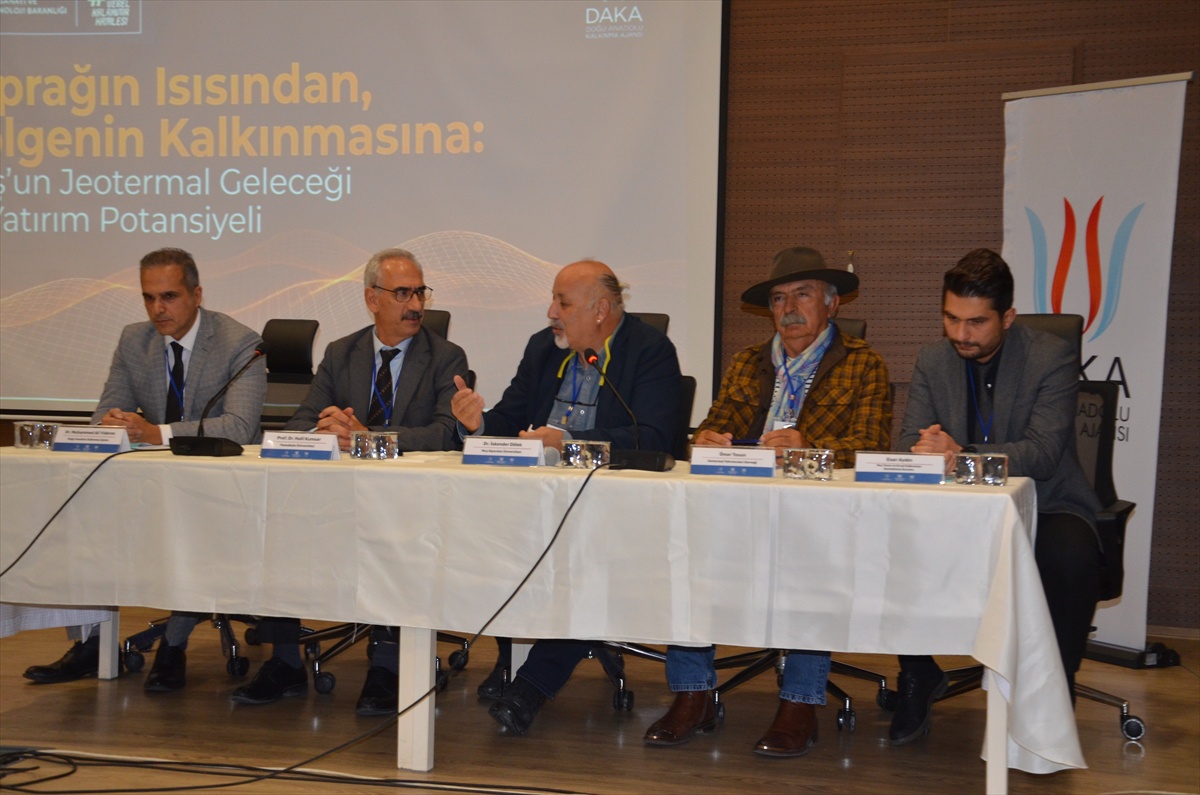 Muş'ta jeotermal enerji paneli DAKA ve Muş Alparslan Üniversitesi işbirliğiyle düzenlendi
