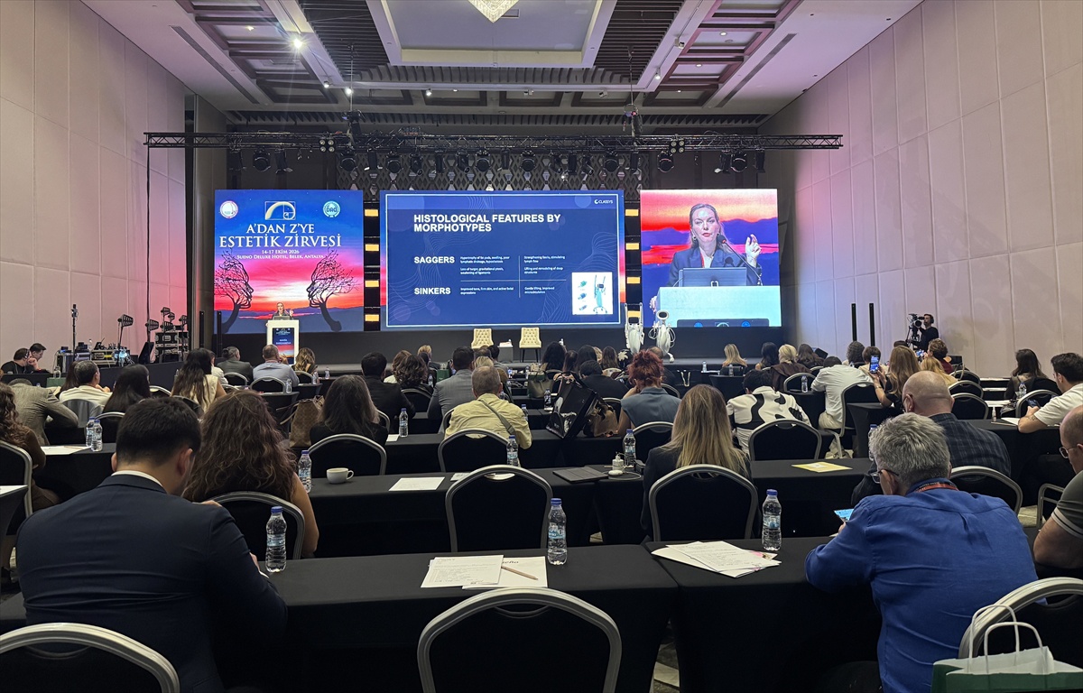 Antalya'da 3. Estetik Zirvesi'nde dermatologlar yeni cihaz ve yöntemleri tartıştı