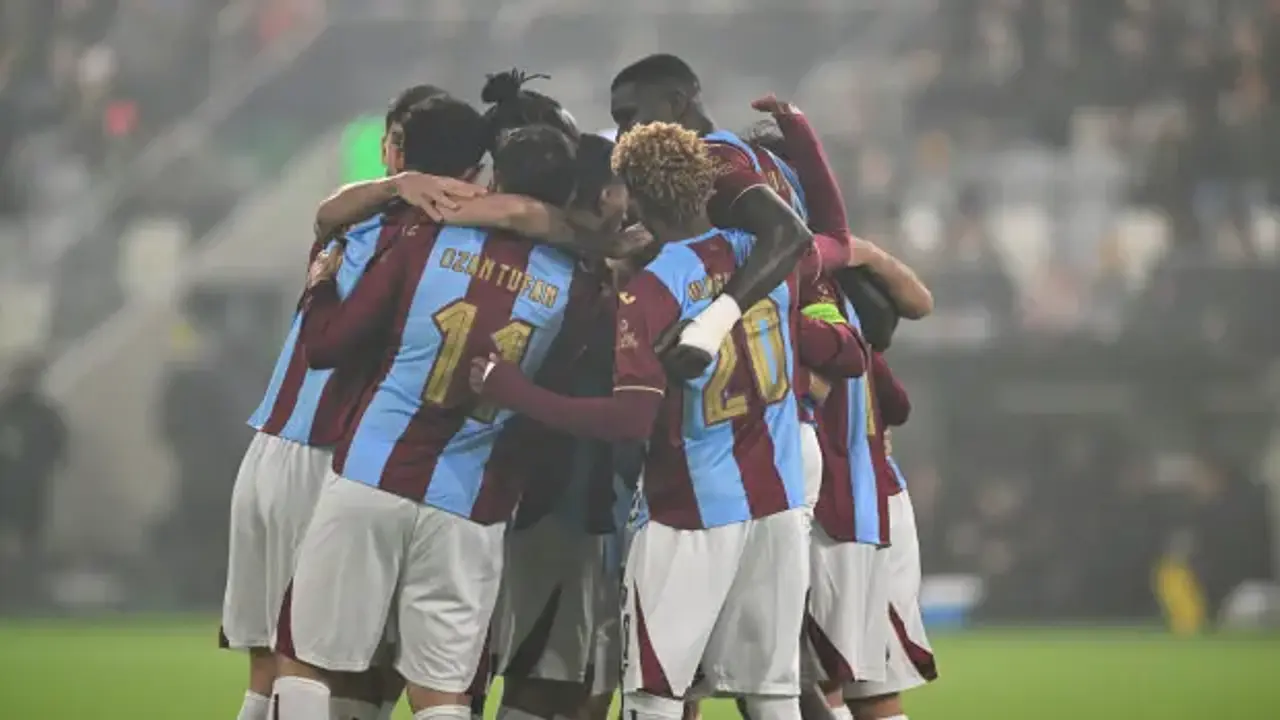 Sahne yine Salah'ın! Trabzonspor, Avrupa'ya farklı başladı