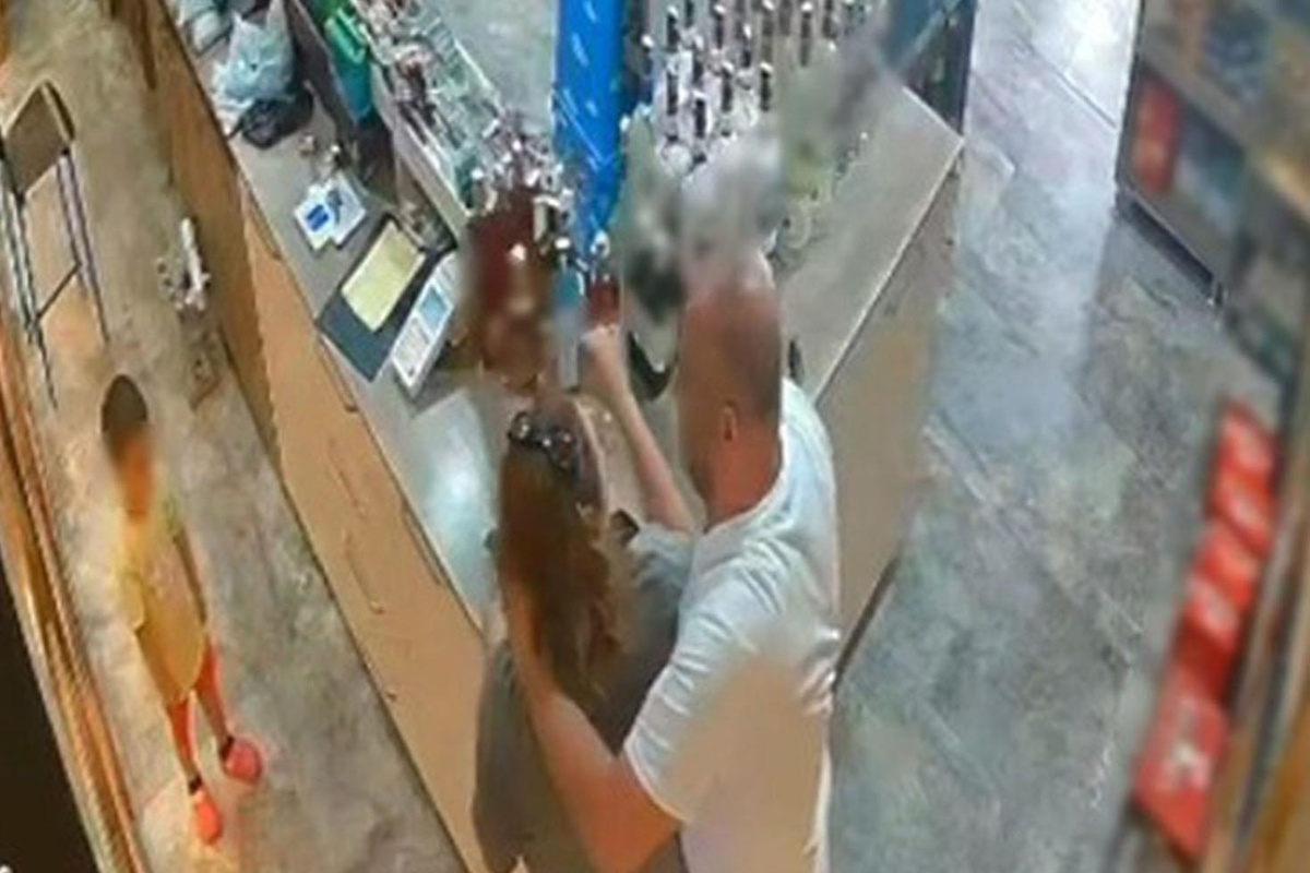 Çocuğunun gözü önünde dehşeti yaşattı! Görüntüler kan dondurdu