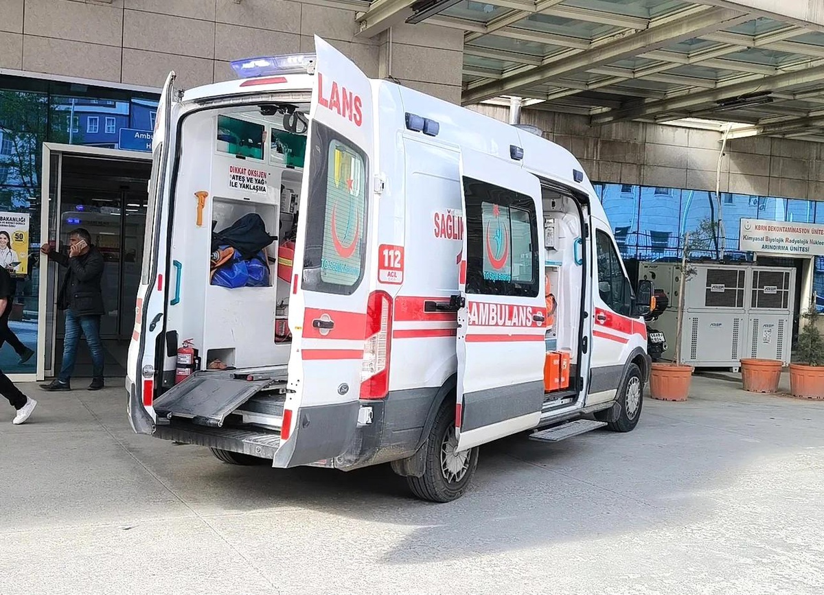 [YEREL / KAMU · Siirt · Eruh] Siirt'te devrilen traktörün altında kalan sürücü hayatını kaybetti