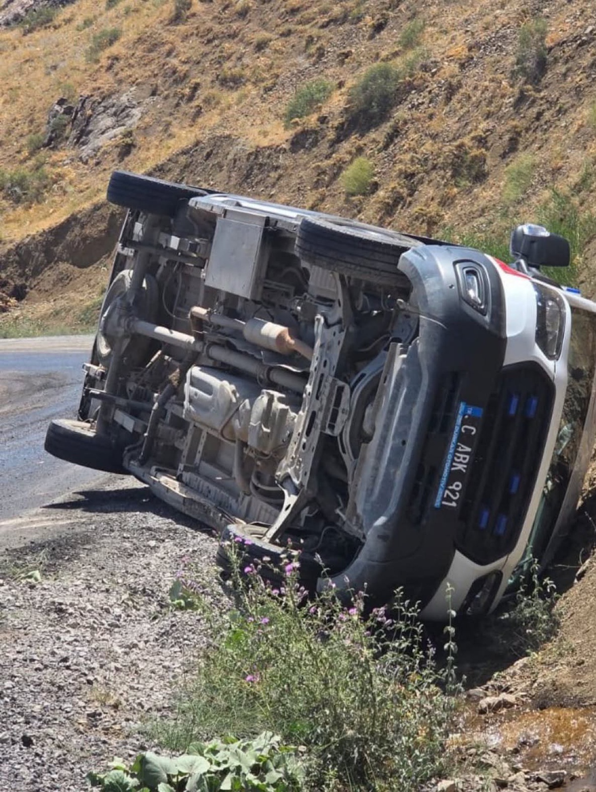[YEREL / KAMU · Siirt · Pervari] Siirt'te Ambulans Devrildi: Ölü ve Yaralı Yok