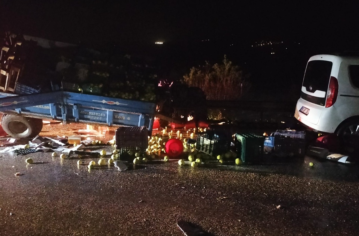 [YEREL / KAMU · Şanlıurfa] Sakarya'da kazada ölen AK Parti Geyve Teşkilat Başkanı Adnan İzmir toprağa verildi