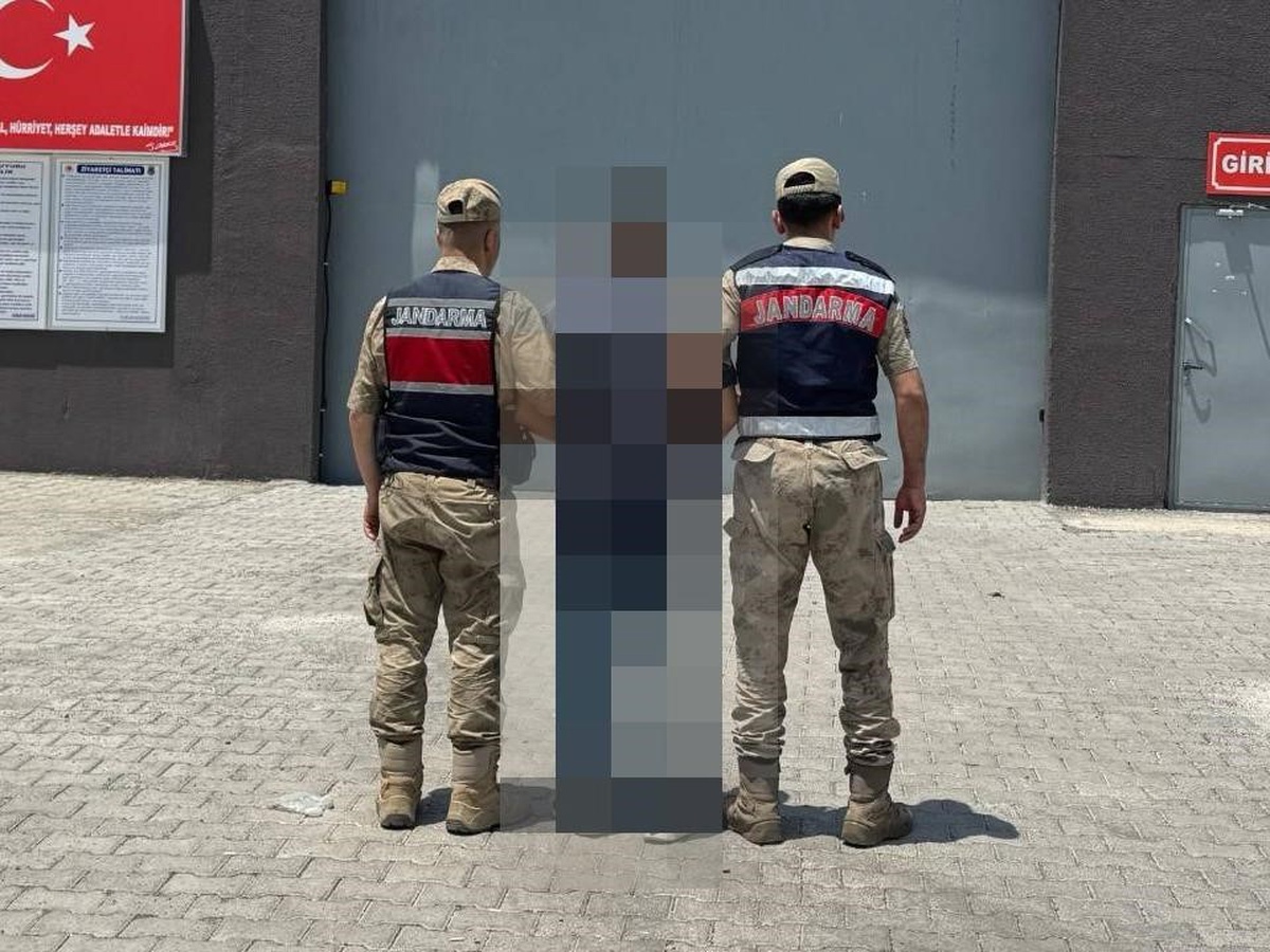 [YEREL / KAMU · Şanlıurfa] Şanlıurfa Karaköprü'de uyuşturucu suçundan 7 yıl 6 ay cezası olan hükümlü tutuklandı