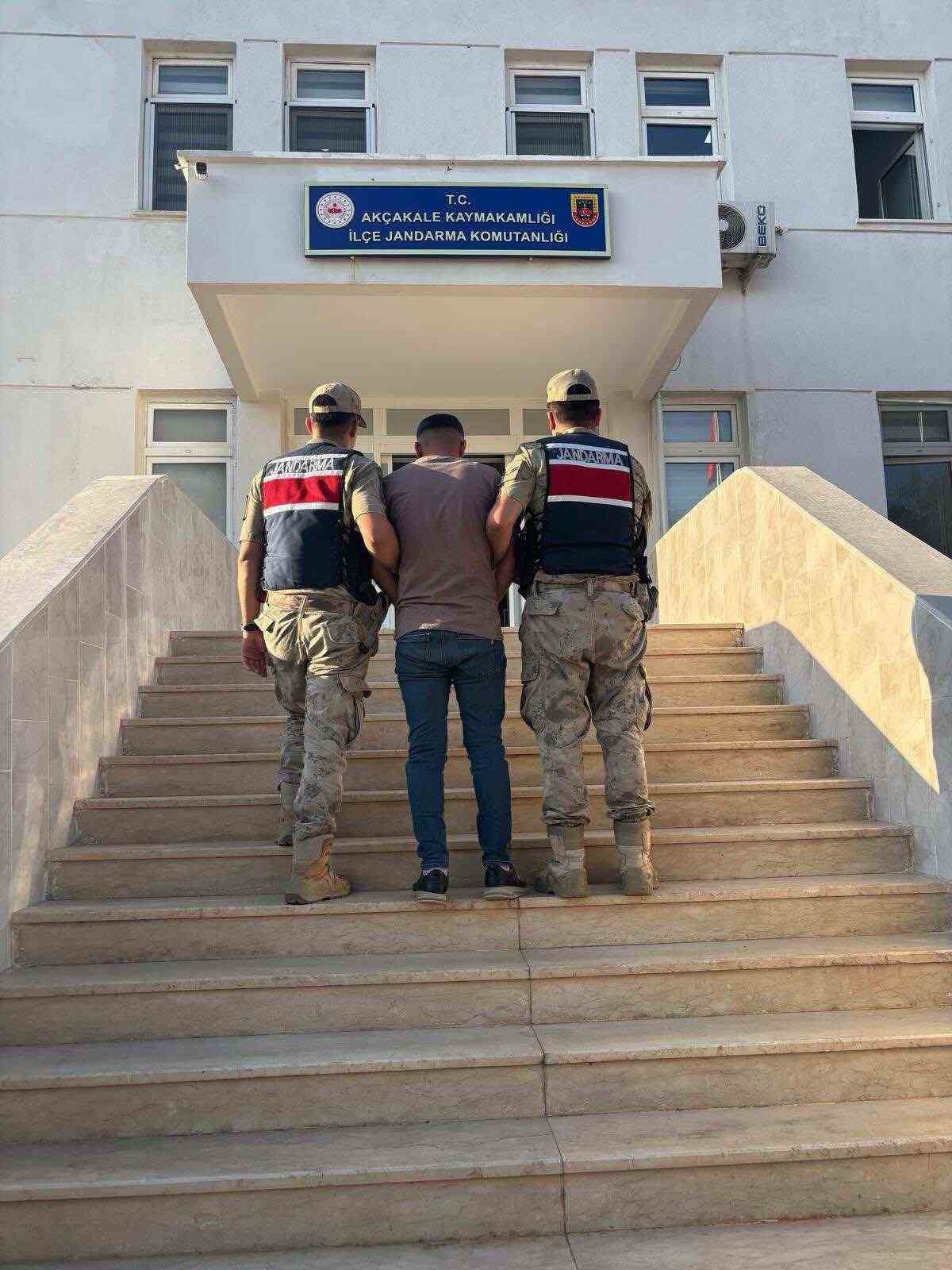 [YEREL / KAMU · Şanlıurfa · Akçakale] Şanlıurfa Akçakale'de dolandırıcılıktan 13 yıl 1 ay 15 gün cezalı şahıs yakalandı